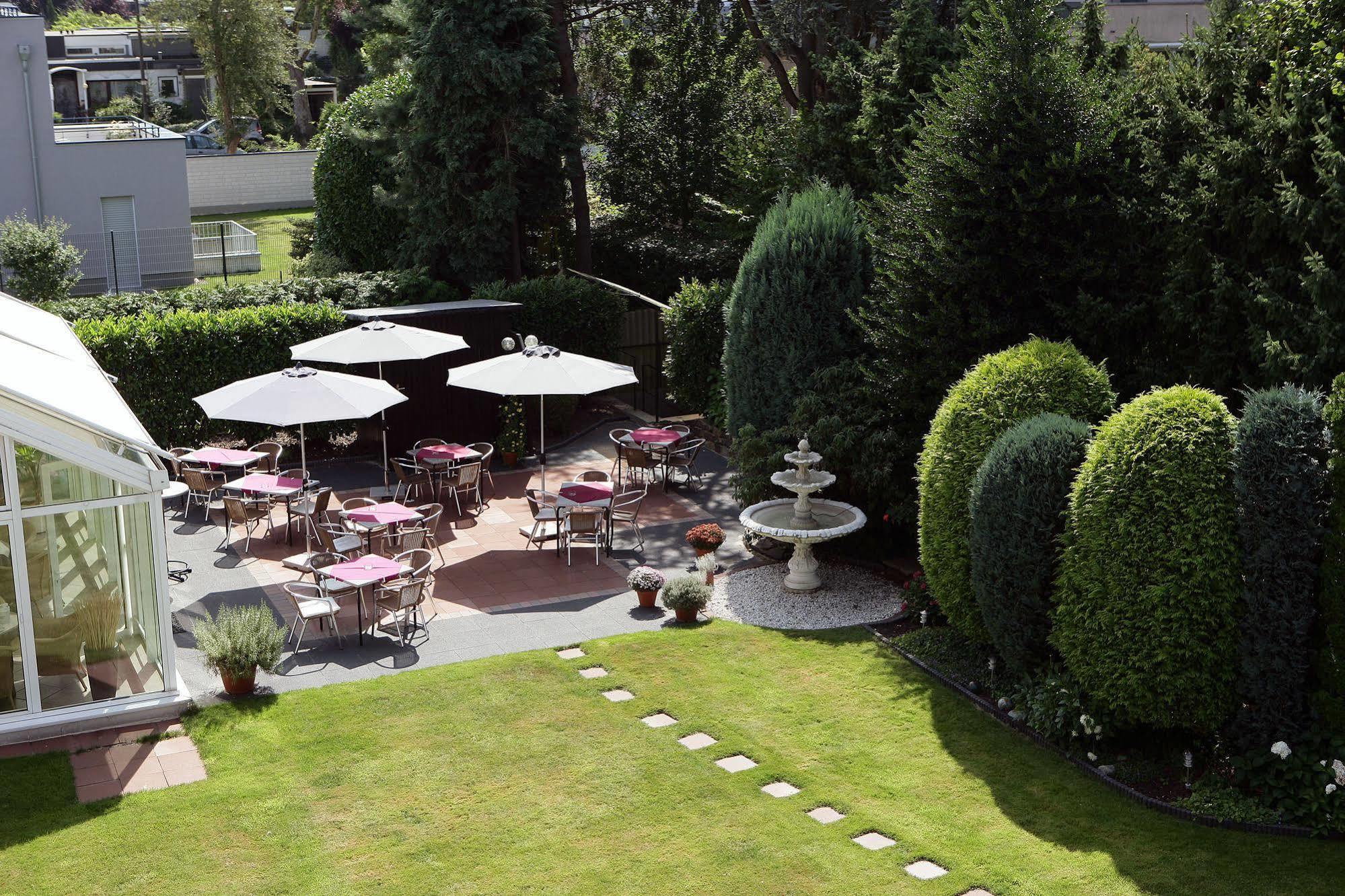Garten-Hotel Ponick Keulen Buitenkant foto